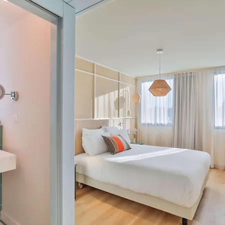Mercure President